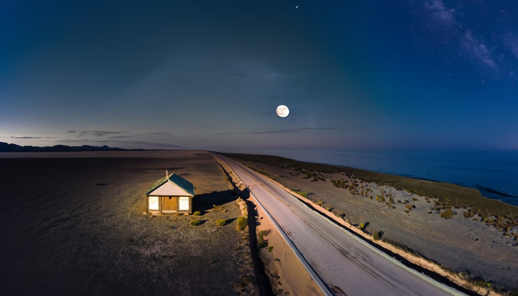 Trazos en la Noche: Reflexiones sobre el Ser y la&nbsp;Existencia