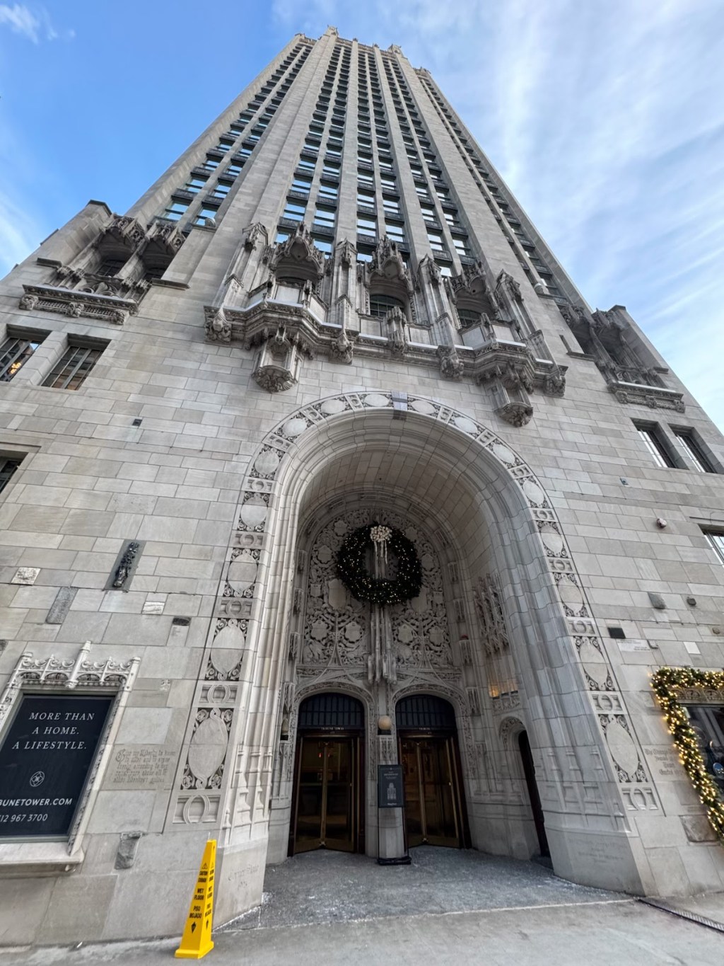 Tocar el mundo con las manos: Crónica desde los muros de la Tribune&nbsp;Tower